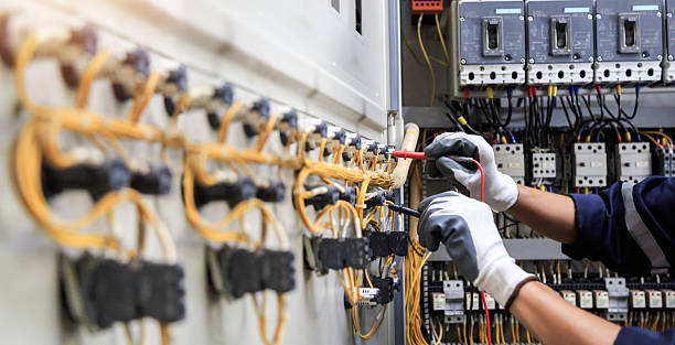 Professional Electrician technician working in Hallsville, MO